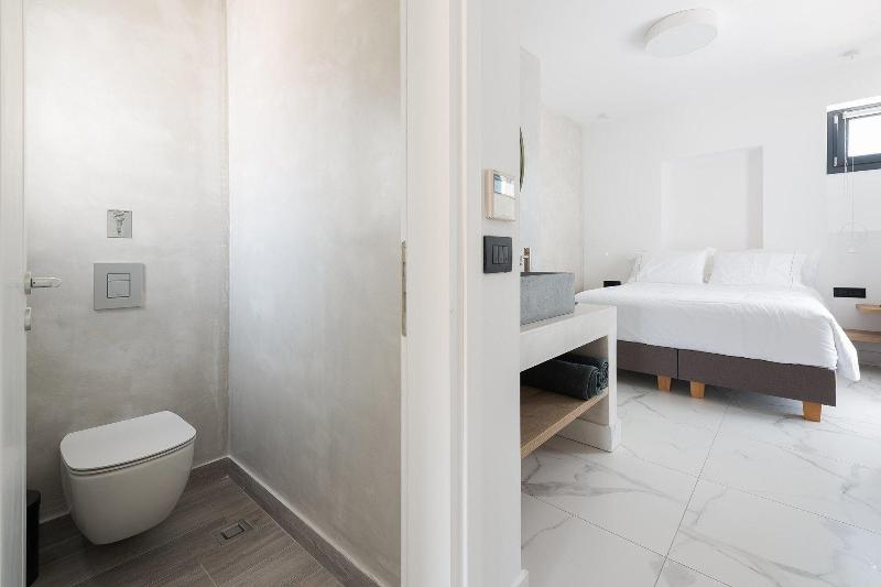 Karat Suites image