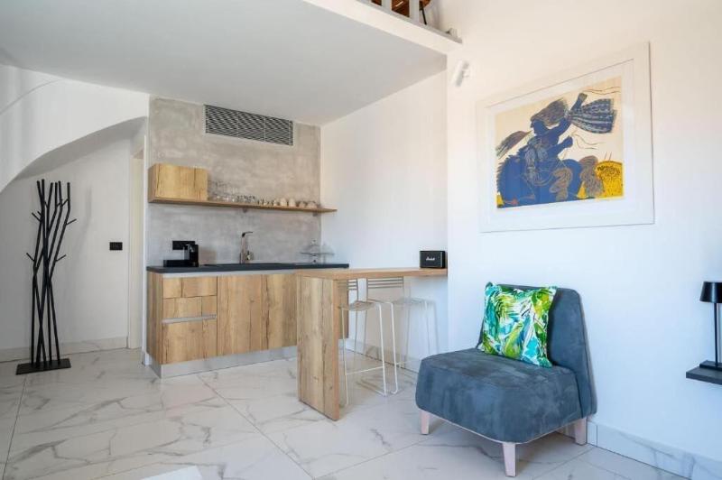 Karat Suites image
