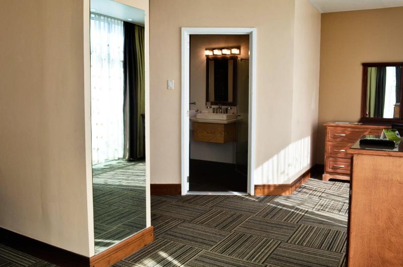 Leisure Inn image