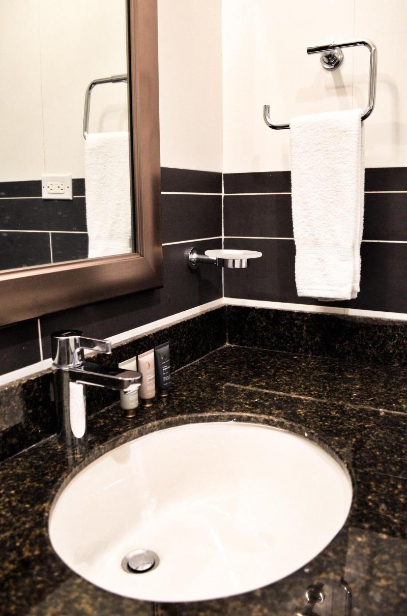 Leisure Inn image