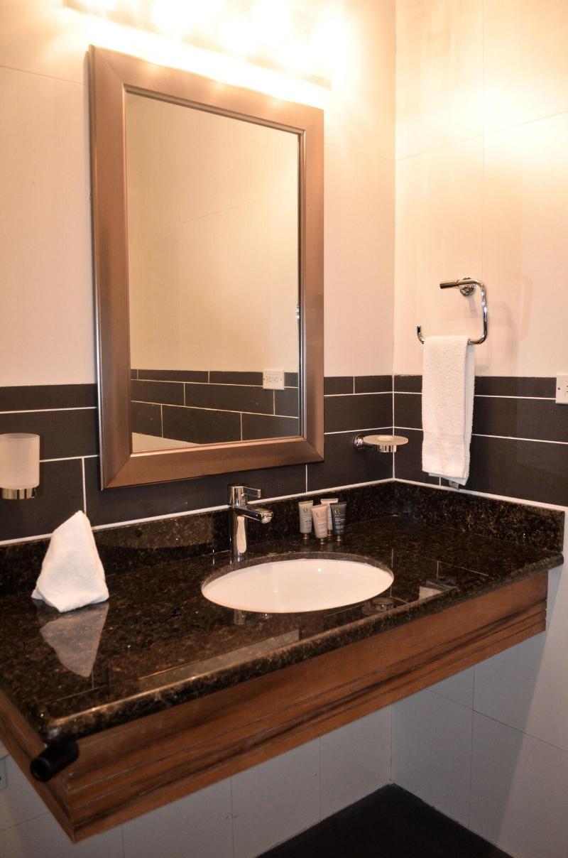 Leisure Inn image