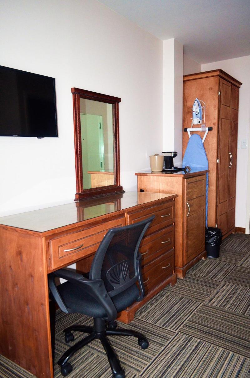 Leisure Inn image