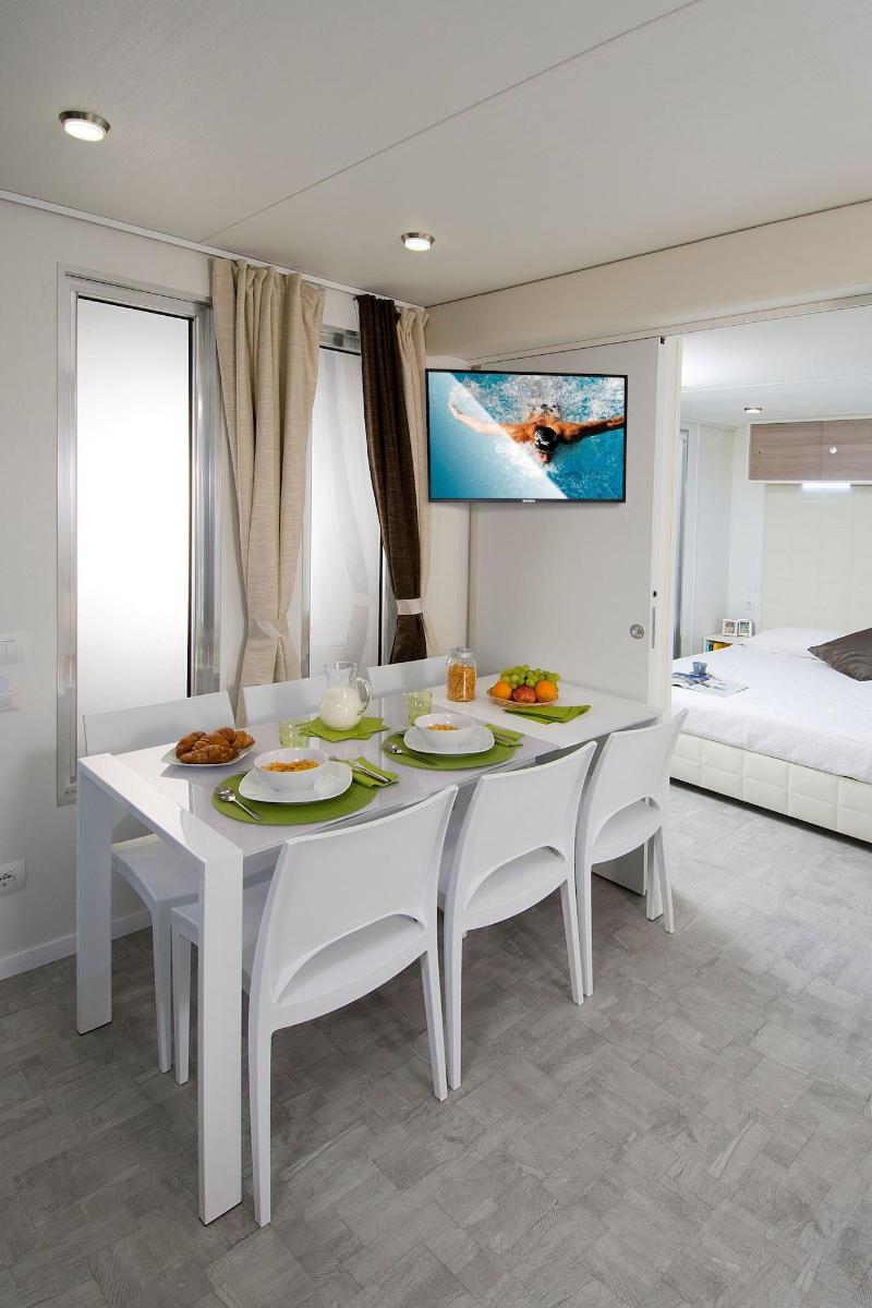 Holiday Mobile Homes Park Riviera image