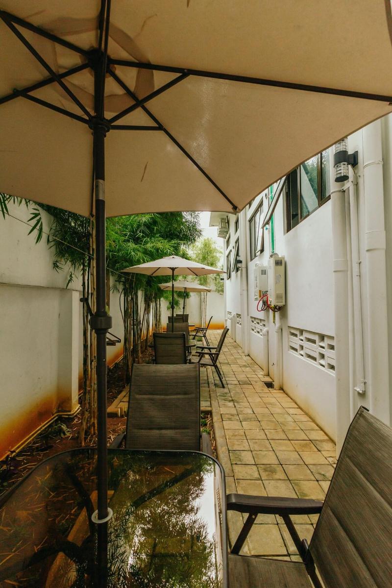 Urbanest Inn House Slipi image