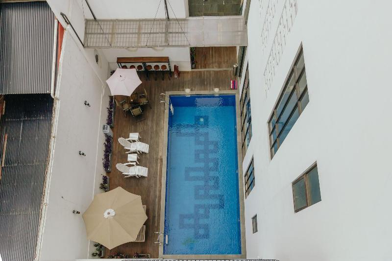 Urbanest Inn House Slipi image