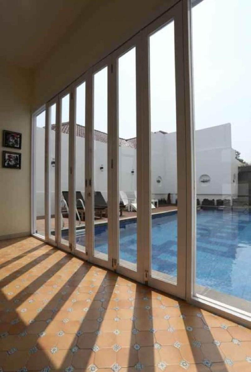Urbanest Inn House Slipi image
