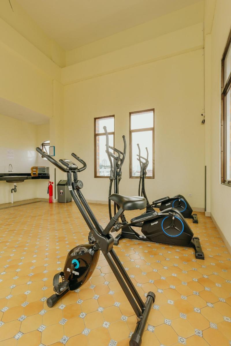 Urbanest Inn House Slipi image