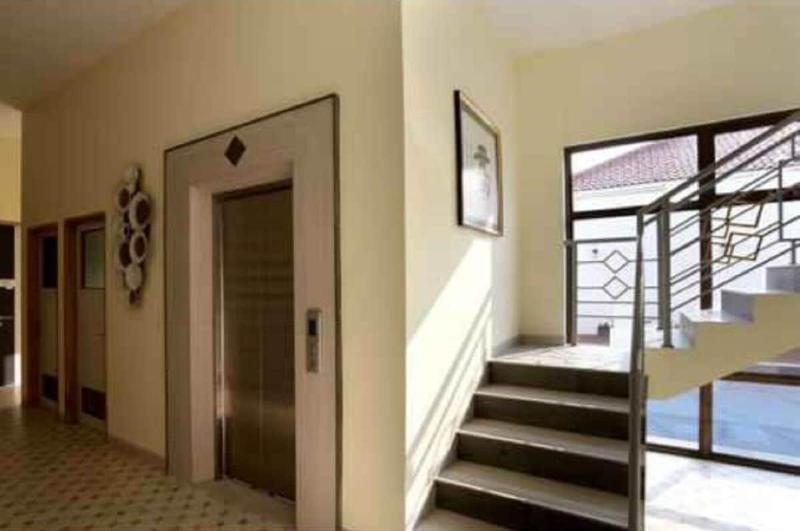Urbanest Inn House Slipi image