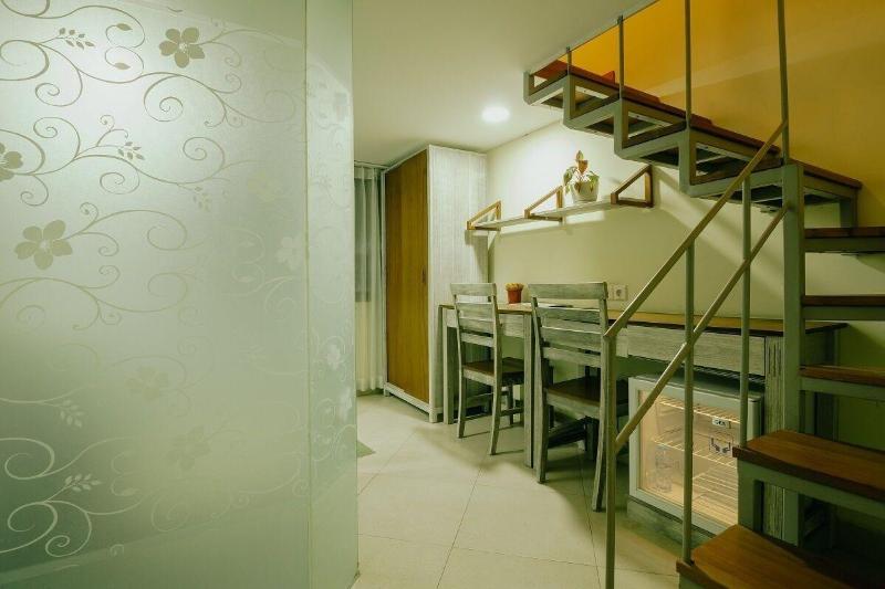 Urbanest Inn House Slipi image