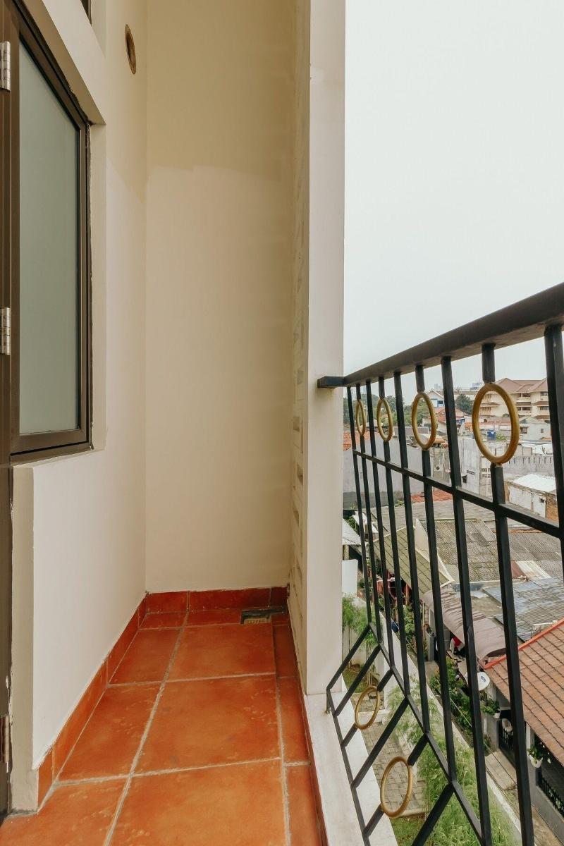 Urbanest Inn House Slipi image