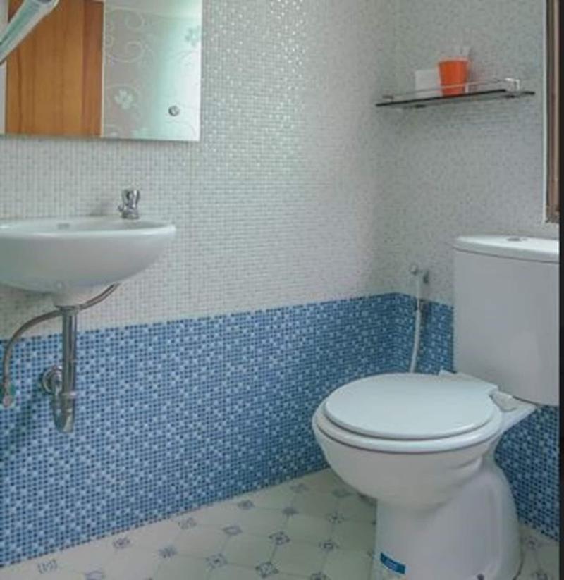 Urbanest Inn House Slipi image