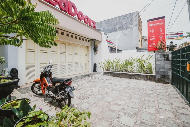 Formerly RedDoorz Syariah Gelora Delta Sidoarjo image