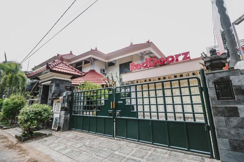 Formerly RedDoorz Syariah Gelora Delta Sidoarjo image