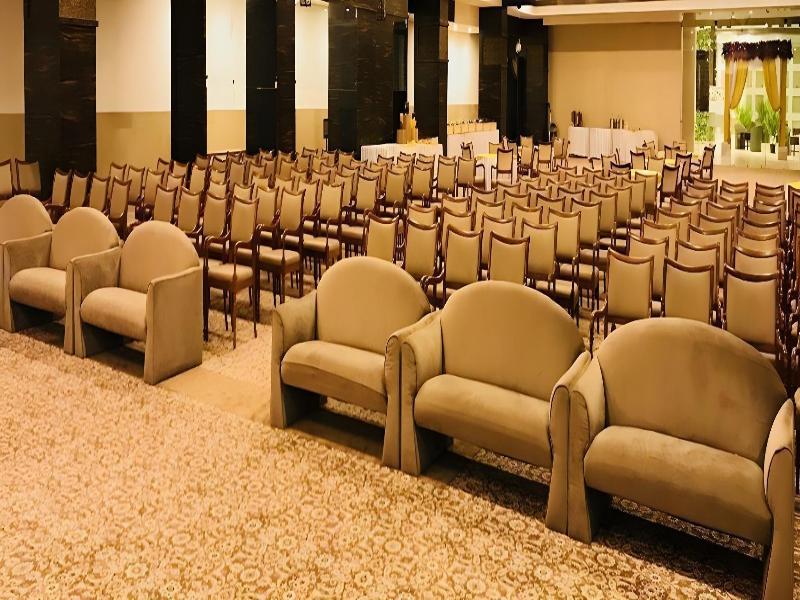 Regenta Central Hotel & Convention Nagpur image
