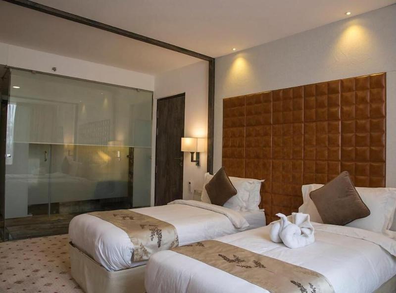 Regenta Central Hotel & Convention Nagpur image