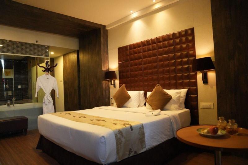 Regenta Central Hotel & Convention Nagpur image