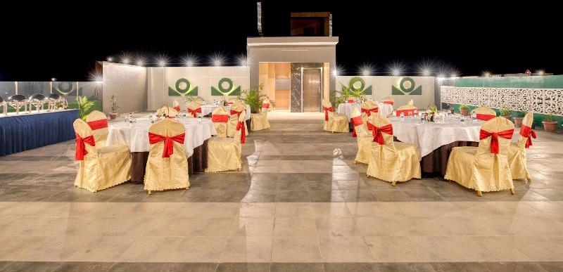 Om Clarks Inn Raebareli