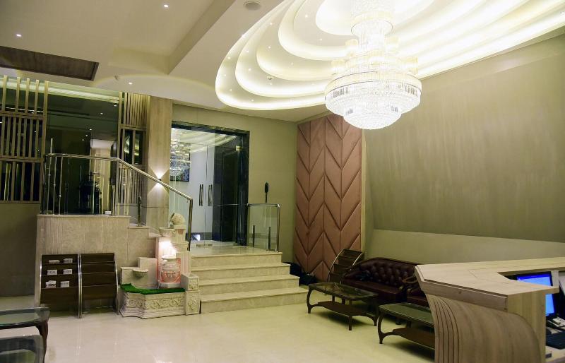 Om Clarks Inn Raebareli