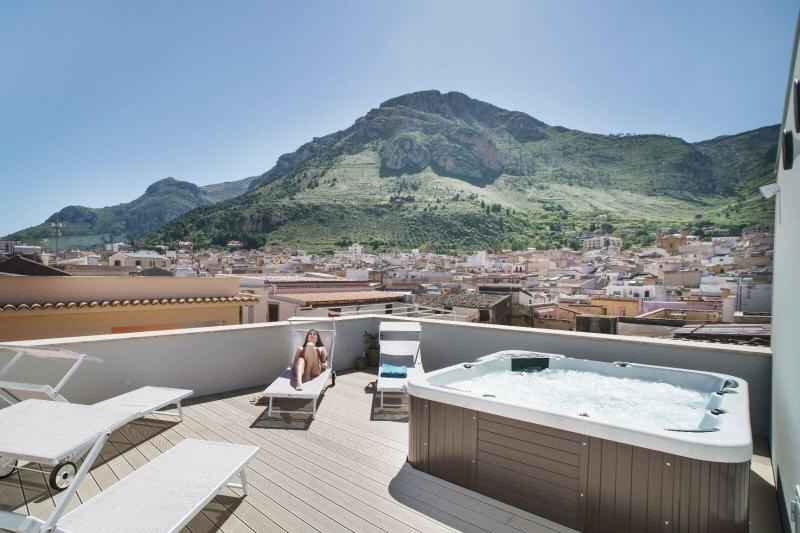 Oasi del Golfo Suites B&B image