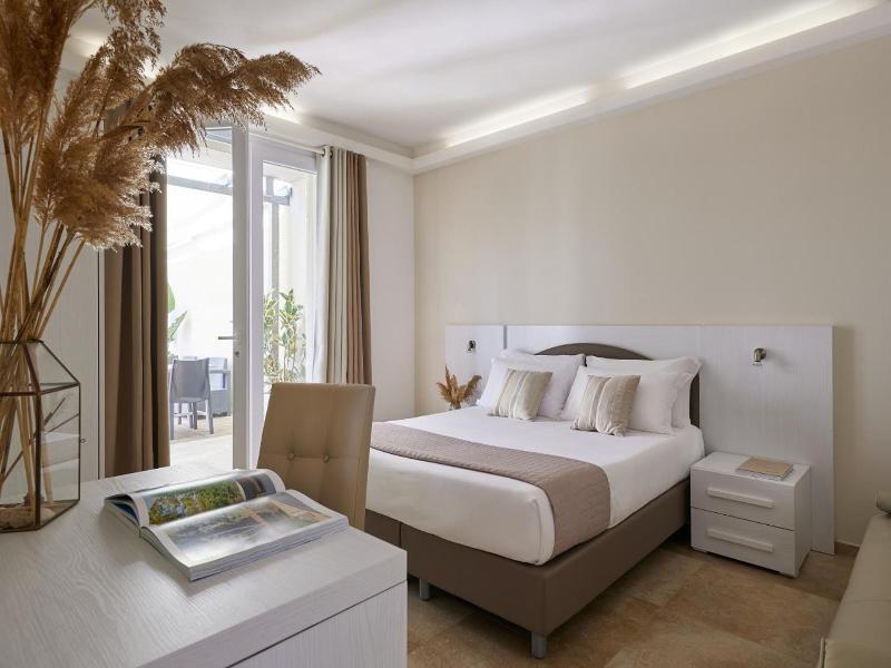 Golden Hotel & Apartments image