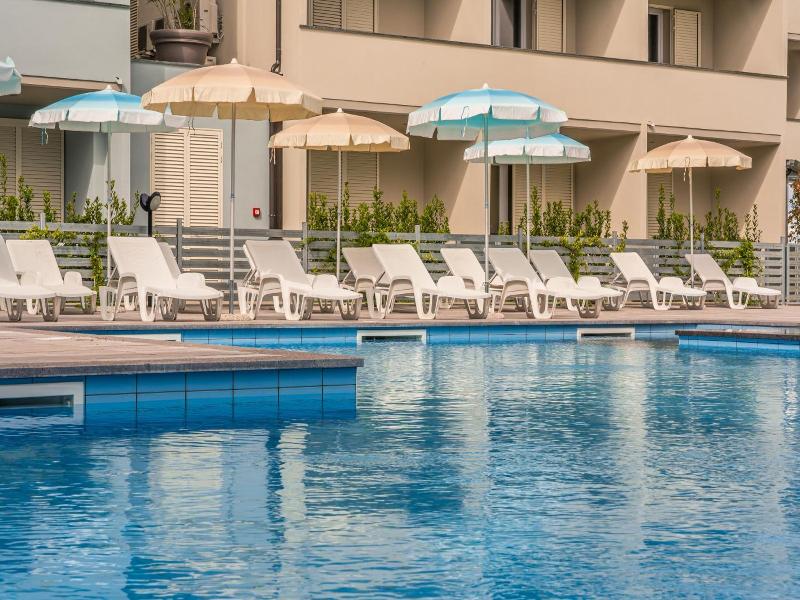 Golden Hotel & Apartments image