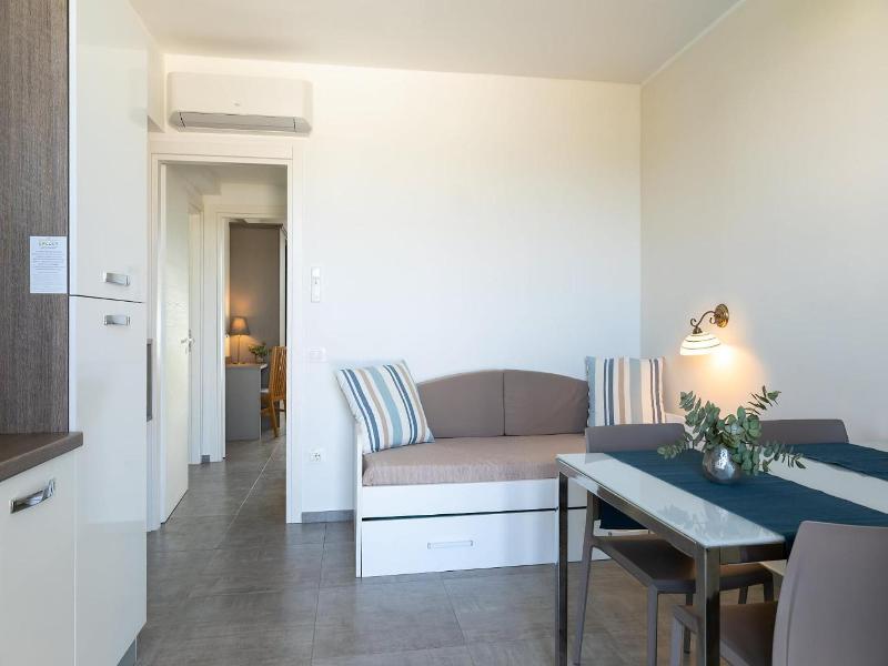 Golden Hotel & Apartments image
