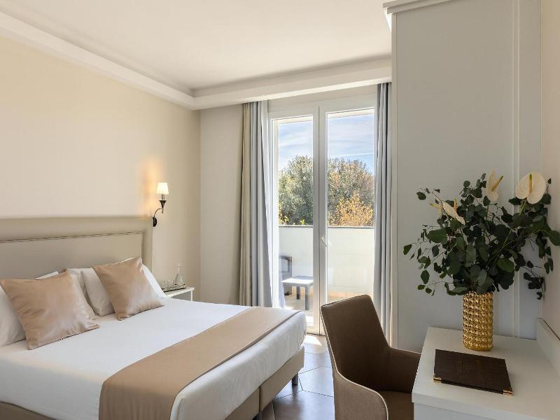 Golden Hotel & Apartments image