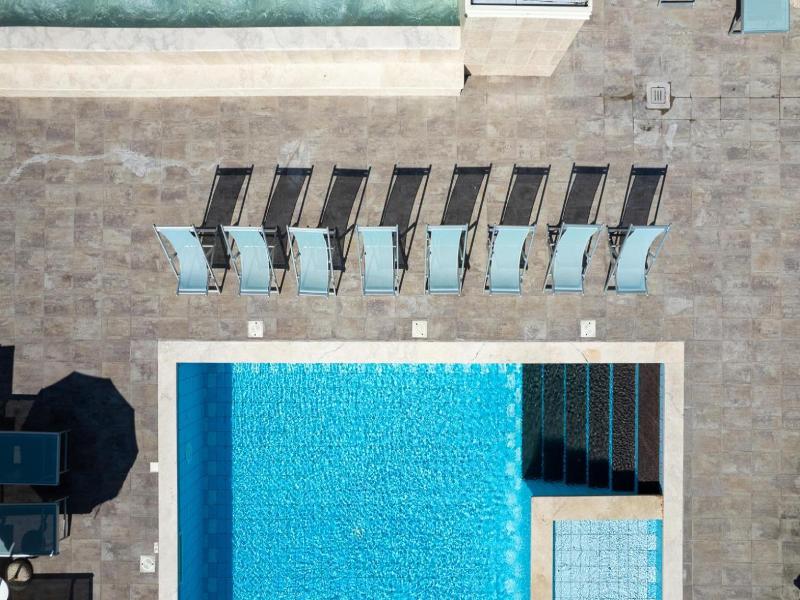Golden Hotel & Apartments image