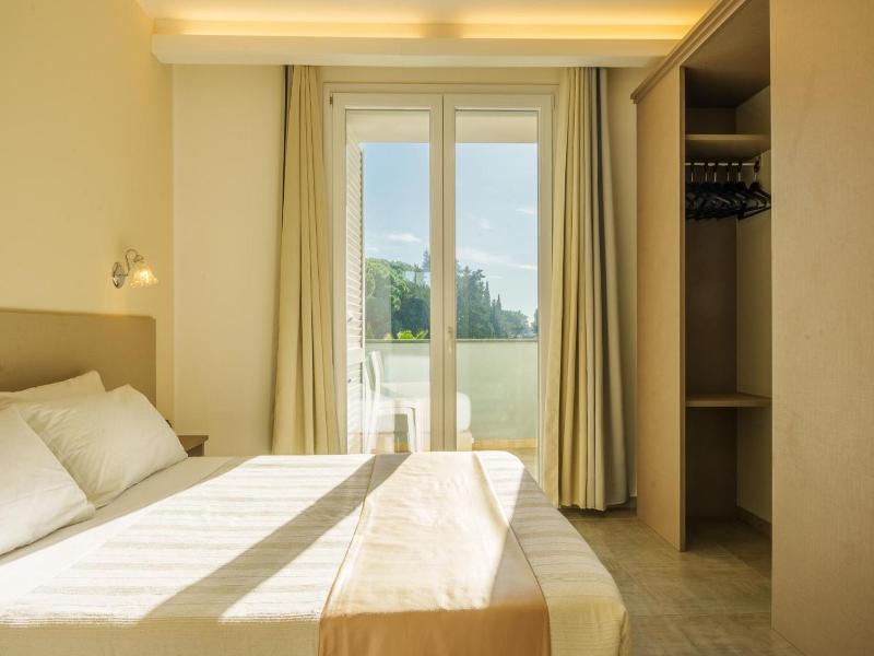 Golden Hotel & Apartments image