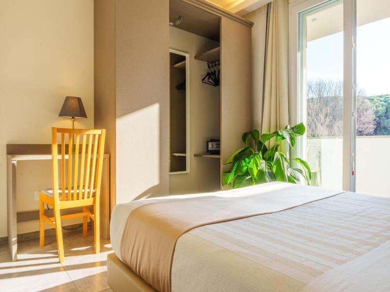 Golden Hotel & Apartments image
