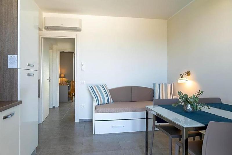 Golden Hotel & Apartments image