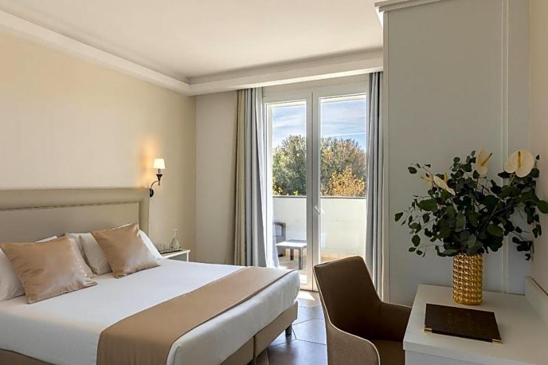 Golden Hotel & Apartments image