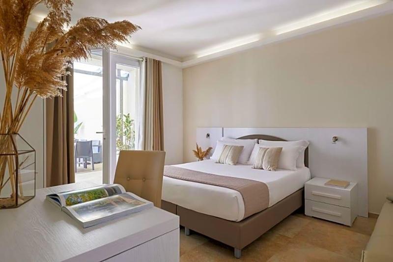 Golden Hotel & Apartments image