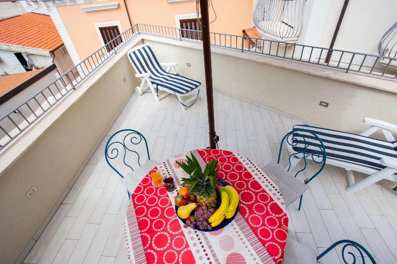 Odissea Residence e Rooms image