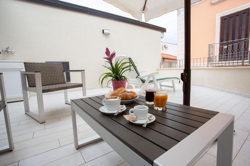 Odissea Residence e Rooms image