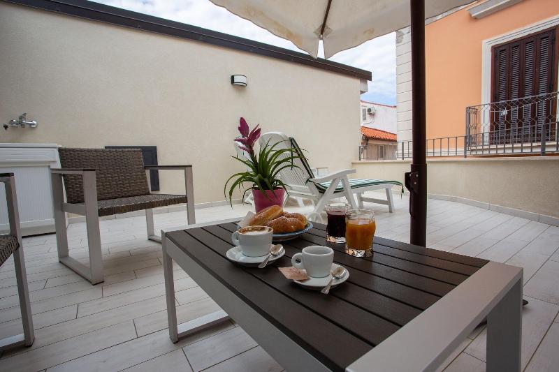 Odissea Residence e Rooms image