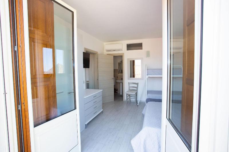 Odissea Residence e Rooms image