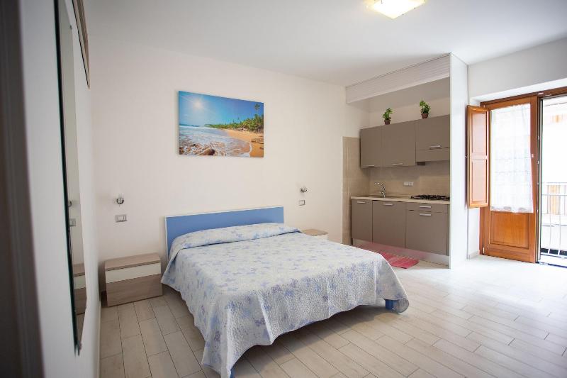 Odissea Residence e Rooms image