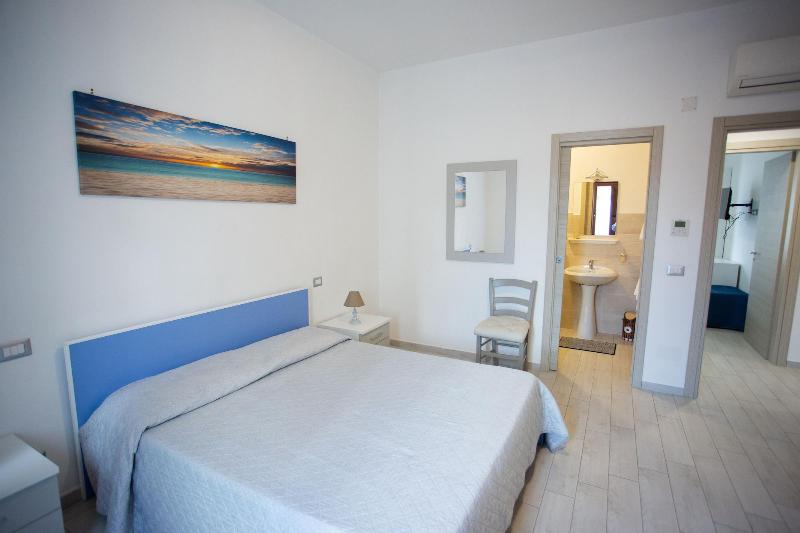 Odissea Residence e Rooms image