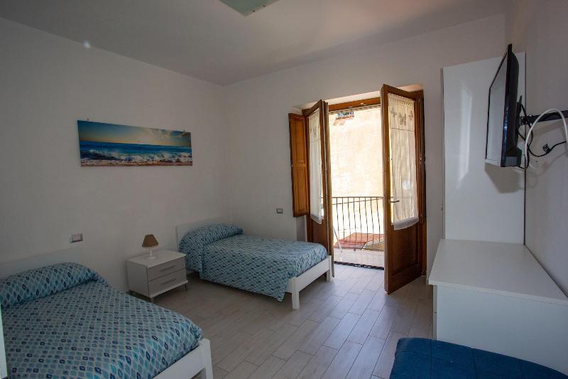 Odissea Residence e Rooms image