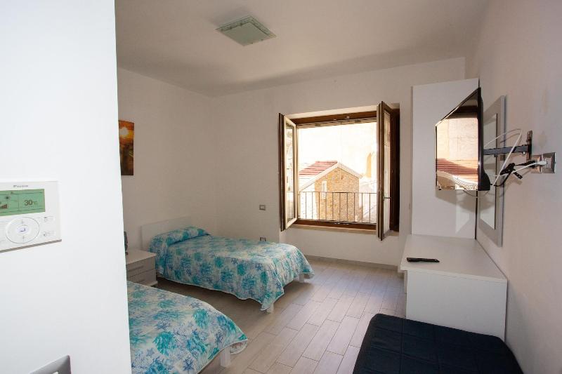 Odissea Residence e Rooms image