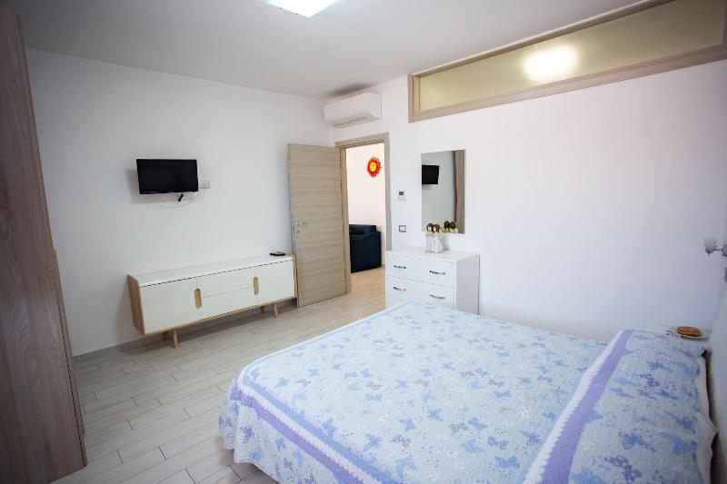 Odissea Residence e Rooms image