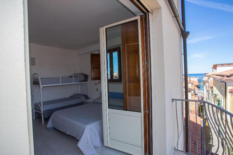 Odissea Residence e Rooms image