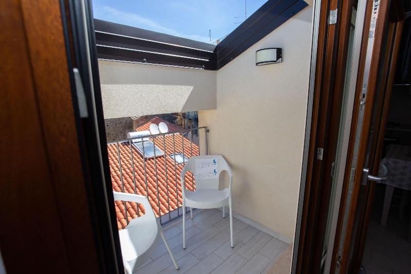 Odissea Residence e Rooms image