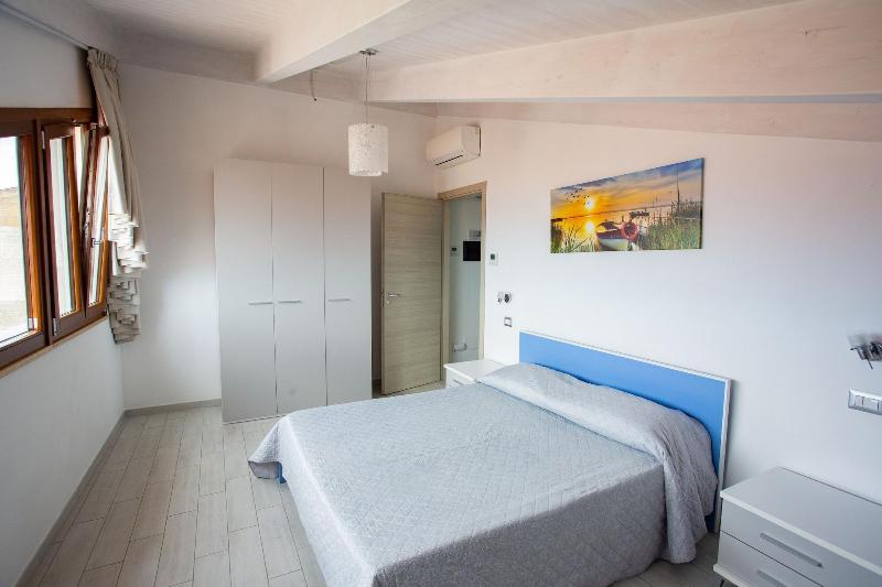 Odissea Residence e Rooms image
