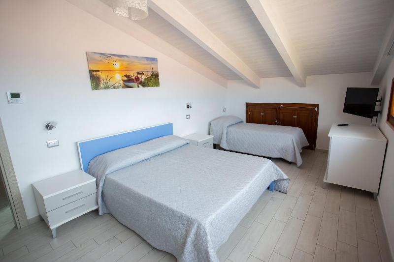 Odissea Residence e Rooms image