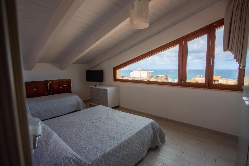 Odissea Residence e Rooms image