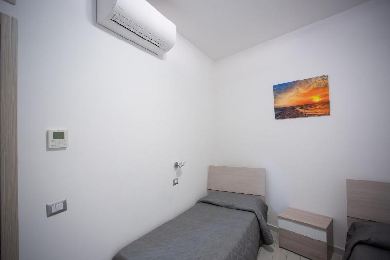 Odissea Residence e Rooms image