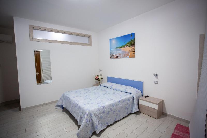 Odissea Residence e Rooms image