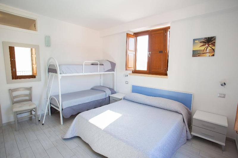 Odissea Residence e Rooms image